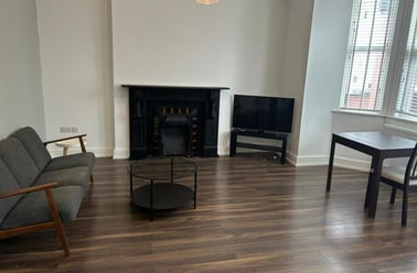 Addison Road, Flat 4, North Hill, Plymouth - Image 2